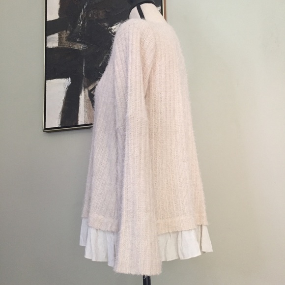 Mystree - Cozy Cream Knit Sweater, Bell Sleeves and Layered Hem, size L - Picture 3 of 8